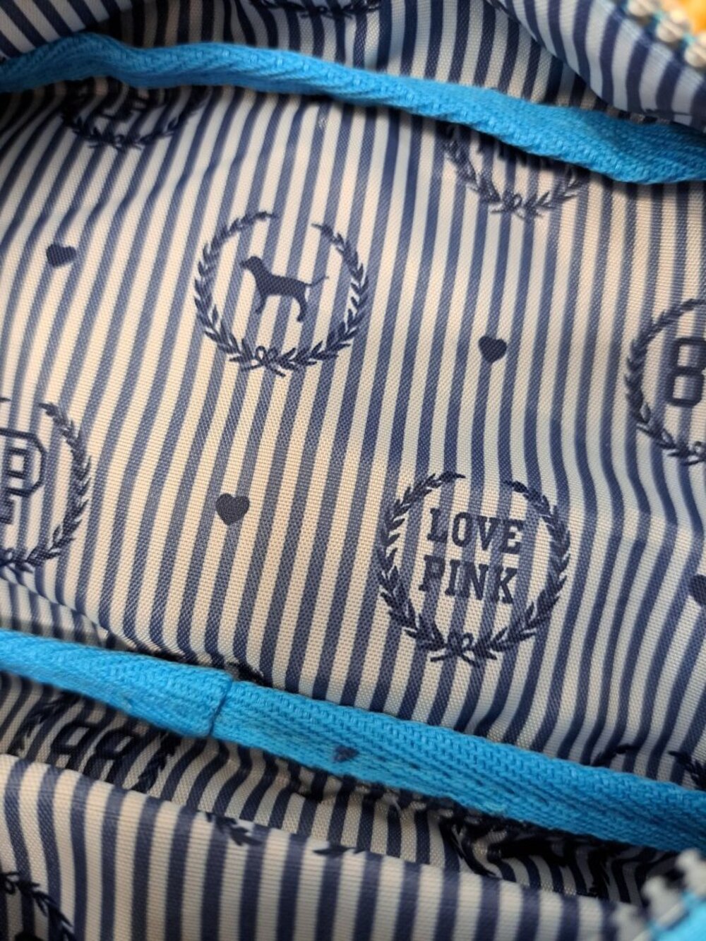 New Vtg PINK Victorias Secret Blue University Crest Logo Travel Cosmetic  Bag - Picture 7 of 7
